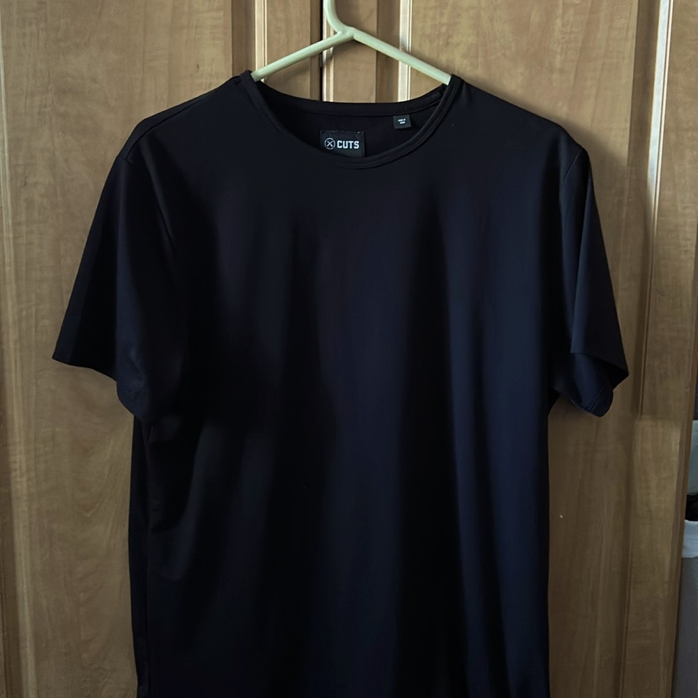 Cuts Clothing AO Curve Hem Tee Size Large
